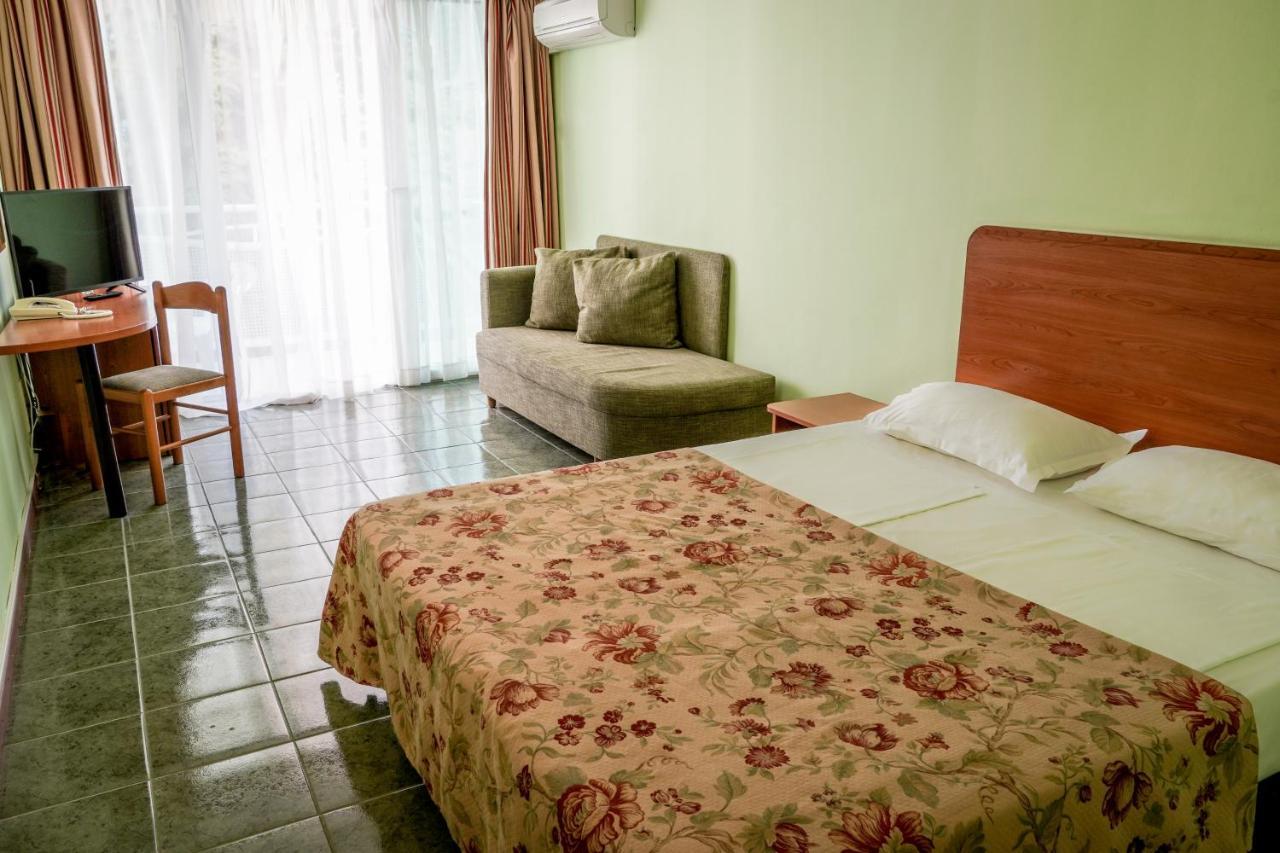 אלבנה Hotel Malibu מראה חיצוני תמונה