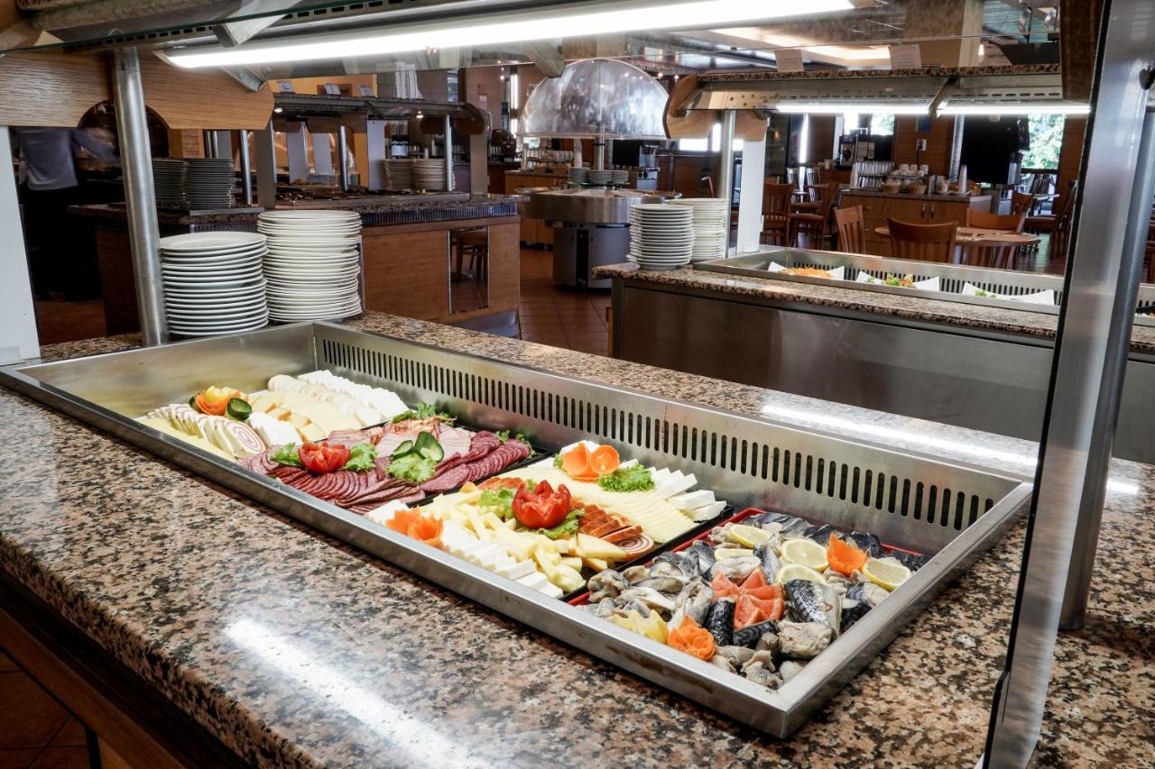 אלבנה Hotel Malibu מראה חיצוני תמונה