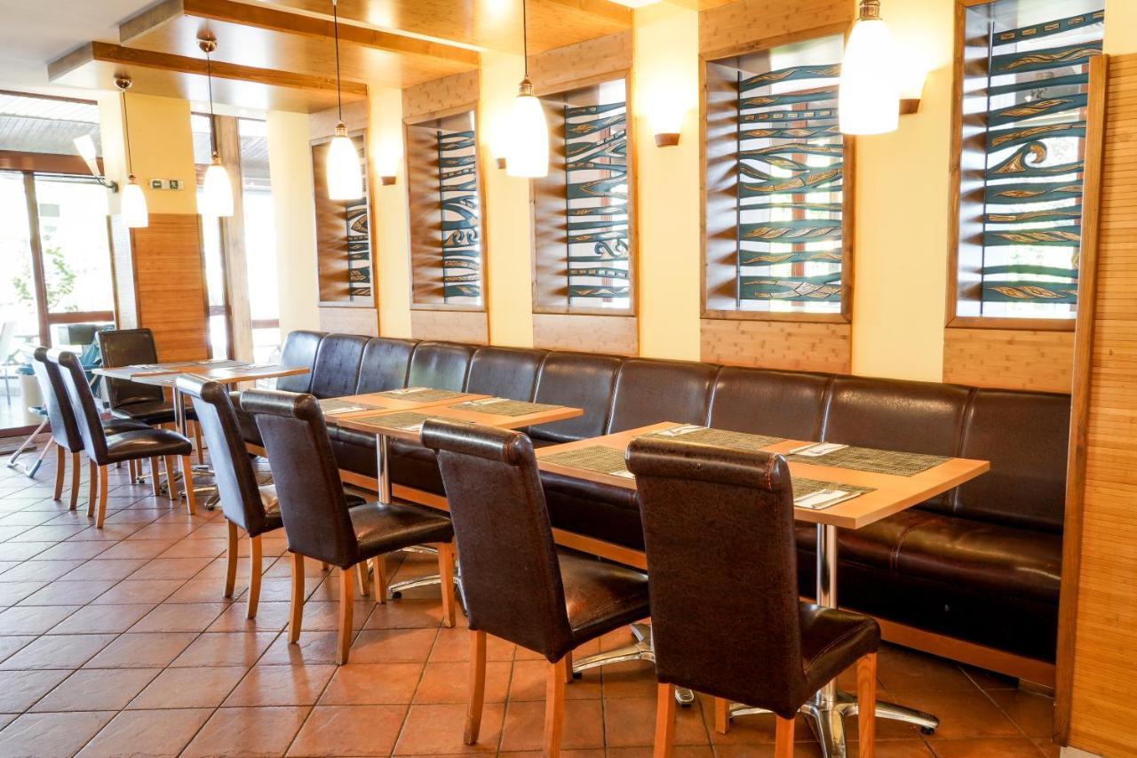 אלבנה Hotel Malibu מראה חיצוני תמונה