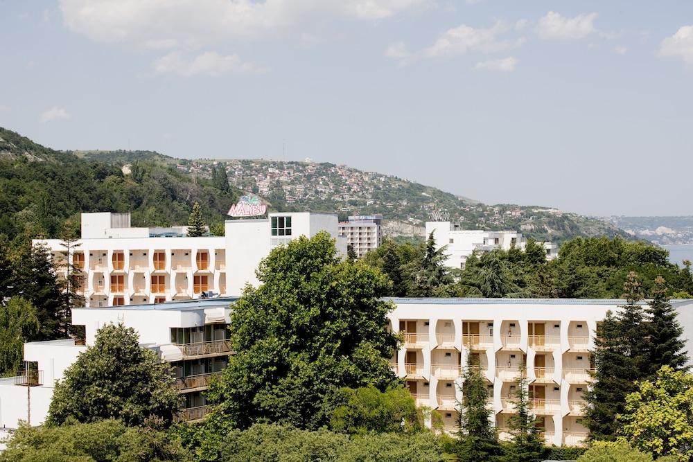 אלבנה Hotel Malibu מראה חיצוני תמונה